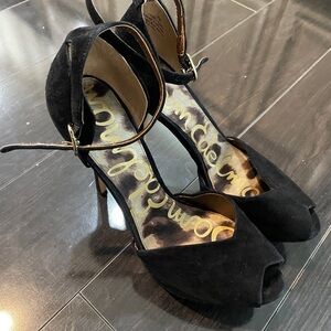 Sam Edeblam black suede, sweetheart heel